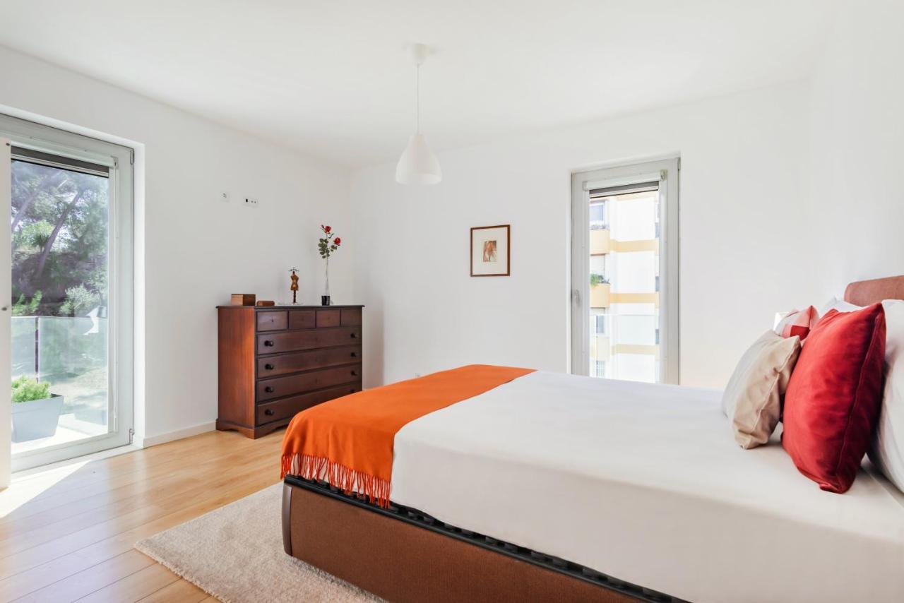 Oeiras Elegant Retreat With Pool Apartment Bagian luar foto